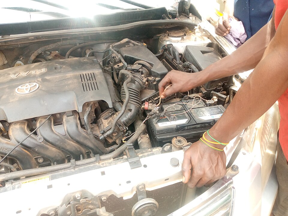 Car Batteries & Engine Oils in Kenya: The Complete Guide (NS40–N200, 5W-30 vs 20W-50, Prices) cover
